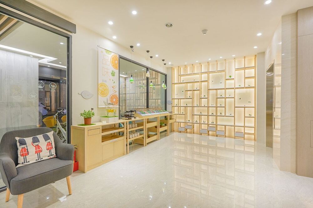 Green Hotel - West District Тайчжун Экстерьер фото